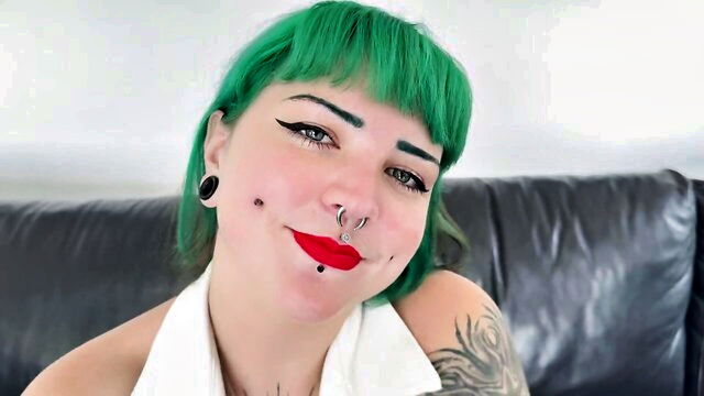 big tits lilith toulon