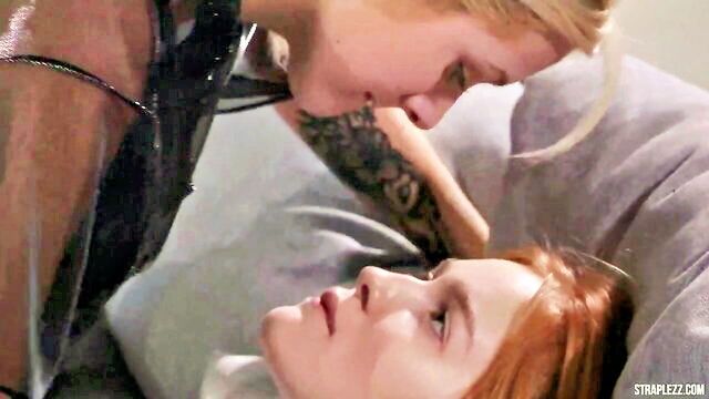 Mia - lesbian strapon fun with cosplayers