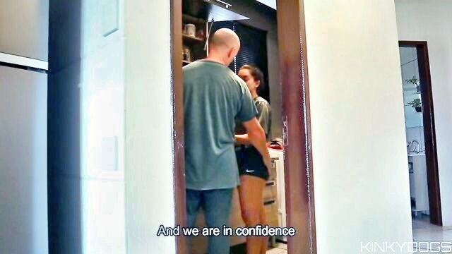 empleada, limpiadora, culonas - housemaid servicing the boss cock