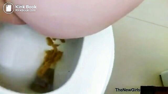 scat slave facesitting