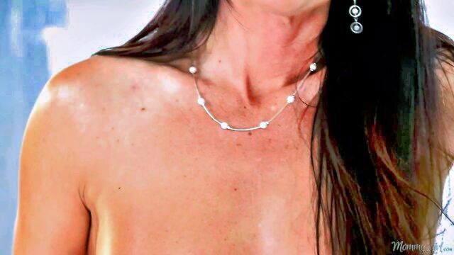 india summer, hannah hartman, india - hannah hartman face sitting