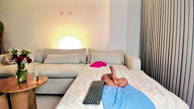 sophiehuntt - sophiehuntt chaturbate squirt