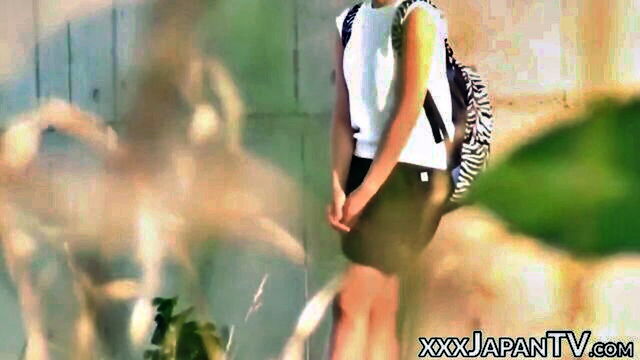 asian pussy rub in the bridge