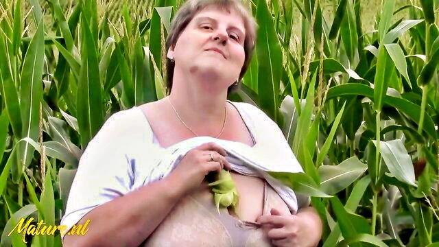 maturenl, hairy-pussy, hairy armpits - retro german teen big tits