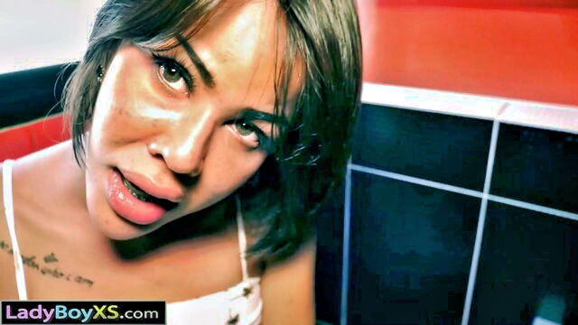 lana rose lays down for cockสหร ngọt