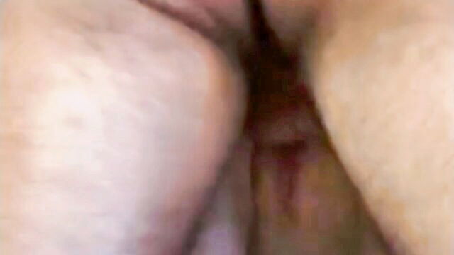 amateur brunette loves to cum