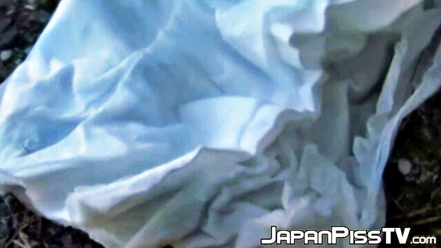 cute japanese peeing