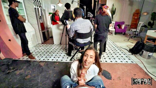 mason gray public sex : Mofos