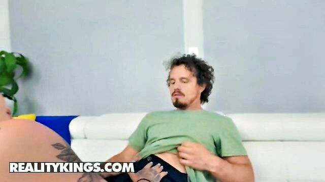 anna chambers, robby echo - anna chambers rides dick