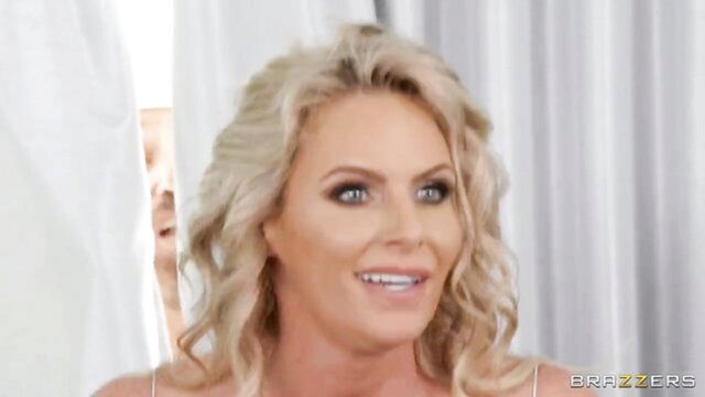 Phoenix Marie - brazzers door xxx Brazzers