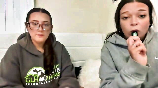 starqueenieee - starqueenieee camgirl porn