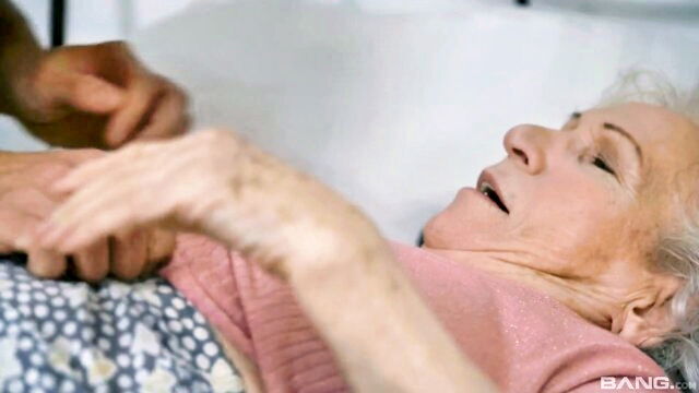 granny, amateur, spread legs - hairy pussy doggy style sex