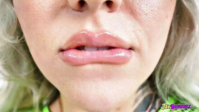 Luna - black cock blowjob moonking