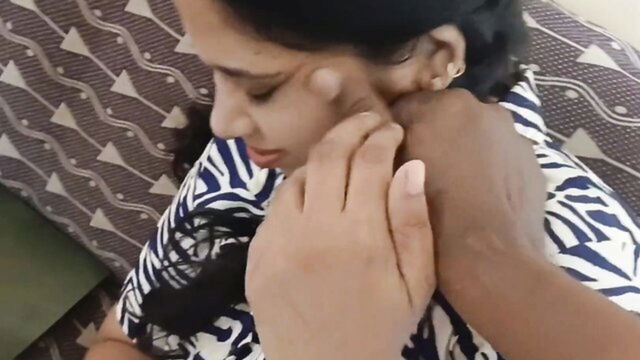 sex, indian desi, indian aunty - desi boulder holder blowjob