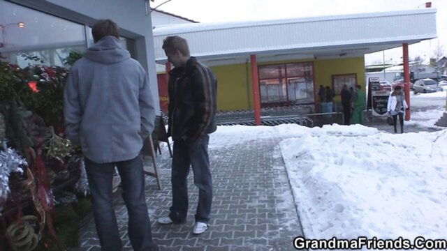 mom, threesome, mature - picked up mamma threesome