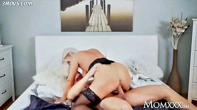 katie anderson - katie anderson cumshot mom