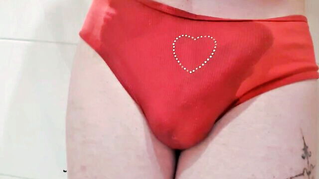 ivy lust - red panty wetting pornofilm