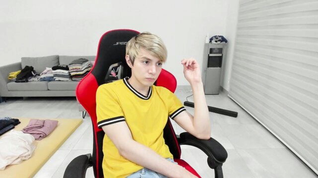 male webcam, record private, brooklynboy1_ - black cock sucking gay