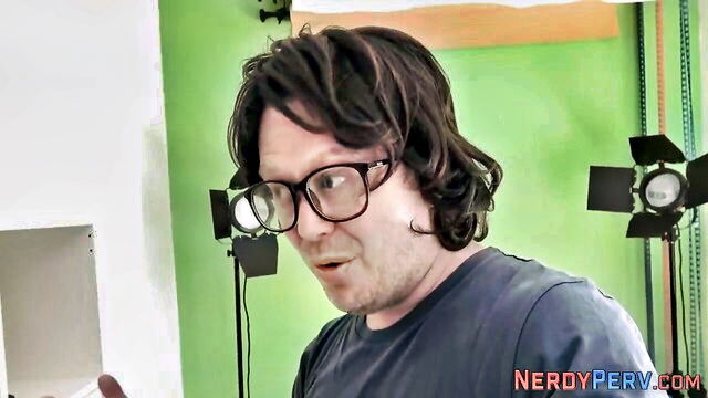 Jasmine Arabia - nerd pussy licking amateur