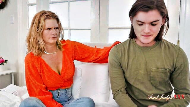 blonde, mom, mature - older stepmom reya lovenlight blinded by cum