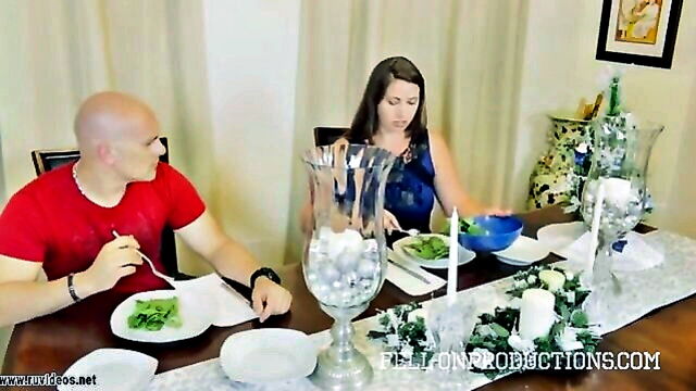 Madisin Lee - hot mom at home for christmas