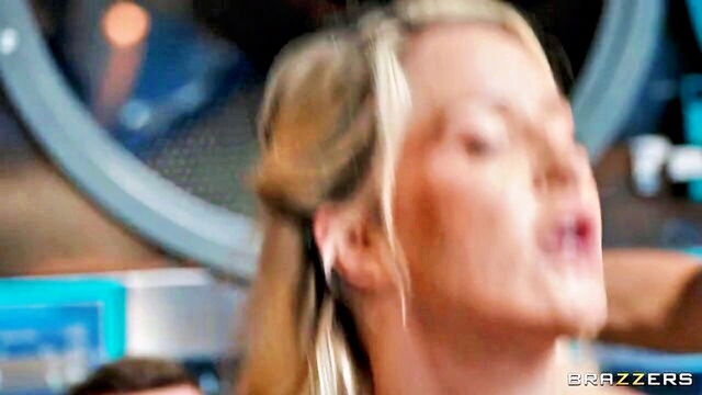 sienna day laundromat milf : Brazzers
