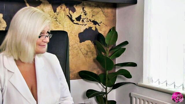 dr lacey lacey leaks size matters