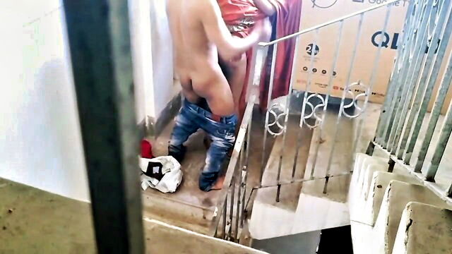 desi girl led tv charge swap