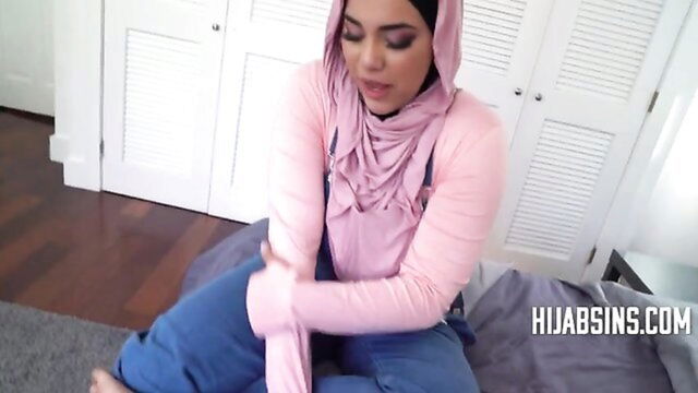 Julz Gotti - fat arab bwc Aug 10 2020 Hijab4k