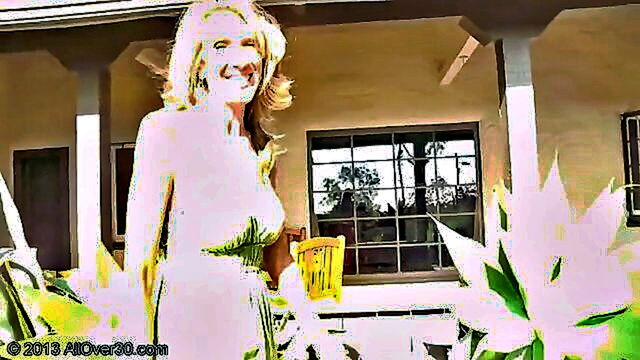 Brynn Hunter - a seasoned woman exhibits her intimate area in a park   brynn hunter