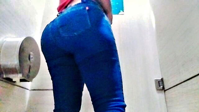 angieblondestar - hidden camera public bath