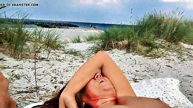 nude solo pleasure on the beach : lelah_muller