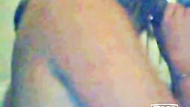 amateur girl gives a webcam blowjob : webcam