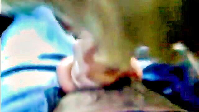 luda gives a blowjob in a car while being seen through : twiggydoll