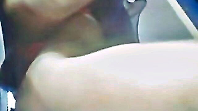 amateur jennyfer39s revealing look at her skirt underneath : jennyfer39