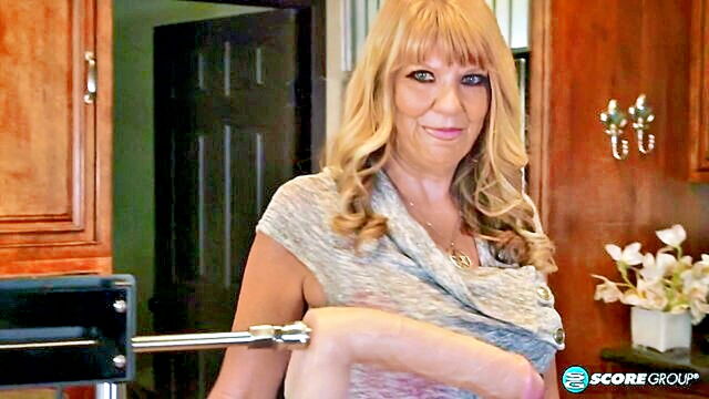 mia, kitchen fuck, solo - grannys kitchen turns into a fuck fest with a sex toy