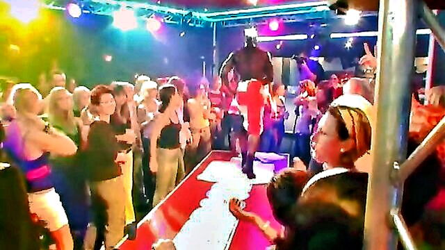group of girls watches strip show becoming aroused from intense sexual encounter with a shaven man : bebokogefete
