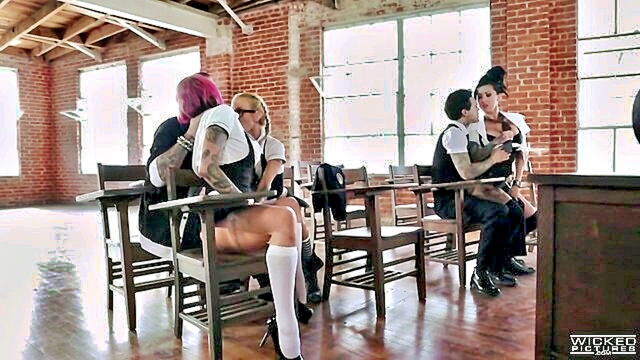Jessica Drake, Anna Bell Peaks - sexy milfs enjoying an all sex pussy parade with anna bell peaks