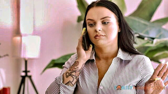 Payton Preslee - blonde bombshell payton preslee delivers a mind blowing blowjob